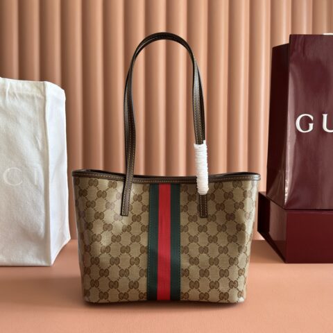 GUCCI Generation 系列深入探索品牌的典藏元素 型号：875236 棕色/水晶