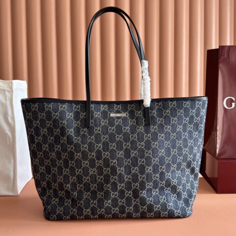 GUCCI Generation 系列深入探索品牌经典元素 型号:874745 蓝色牛仔