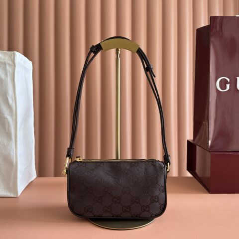 GUCCI 焕新呈现Gucci半马衔扣设计 型号:860784 棕色/深棕帆布