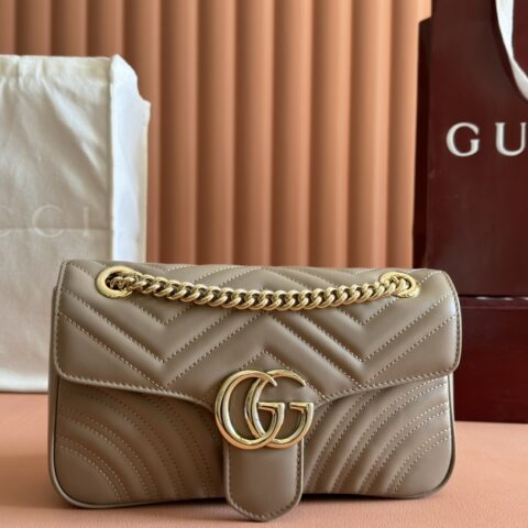 GUCCI GG Marmont系列 型号：443497 浅杏
