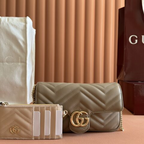 GUCCI GG Marmont系列饰卡包迷你链条钱包 型号：751526