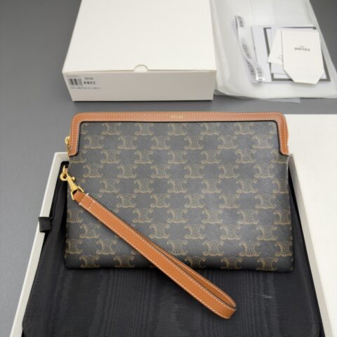 CELINE TRIOMPHE标志性印花手拿包 编号:10J503I91.04LU 5039 5039 黃褐/老花