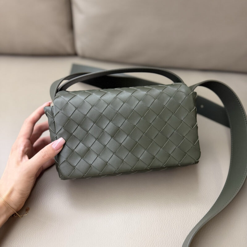BV Intrecciato Mini Bag 型号:857931 鳄鱼色