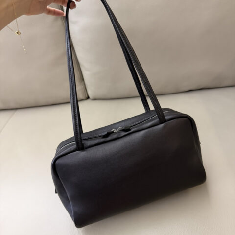 THE ROW  Astra Bag 保龄球包 型号：TR1238 黑色 小号