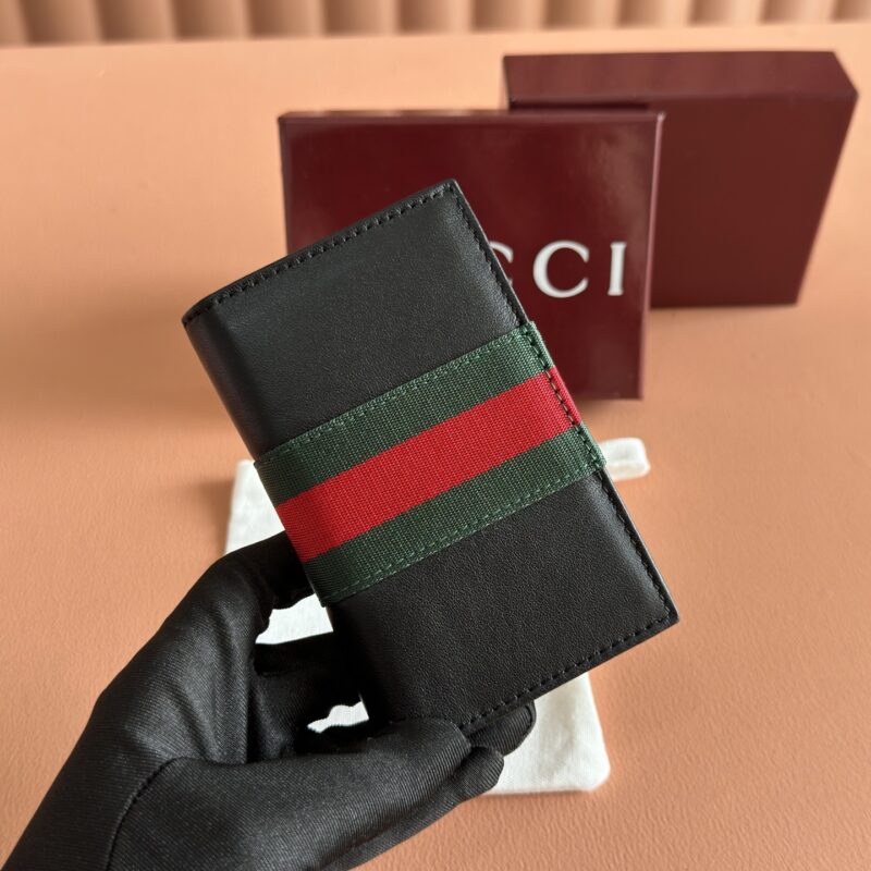 GUCCI 全新小皮具设计甄选轻盈挺括的GG帆布打造 型号:867346