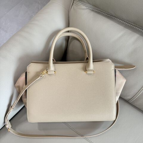 Burberry B家手提包斜挎包 型号4731杏色