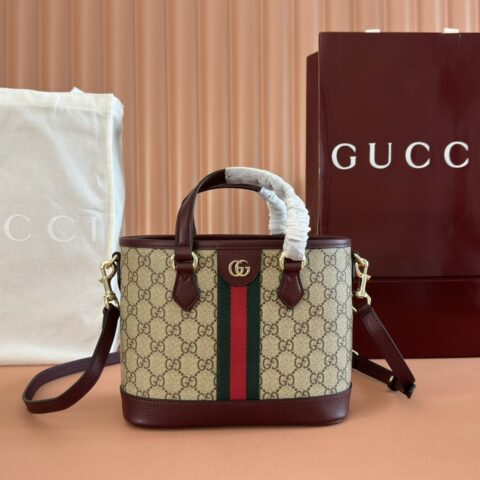 GUCCI G家的标志性手袋 型号：836848棕胶