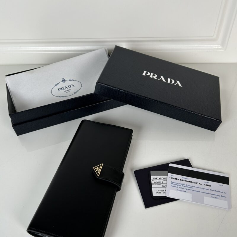 PRADA P家➡️最新三角微标皮夹，型号1MV025，Saffiano平纹