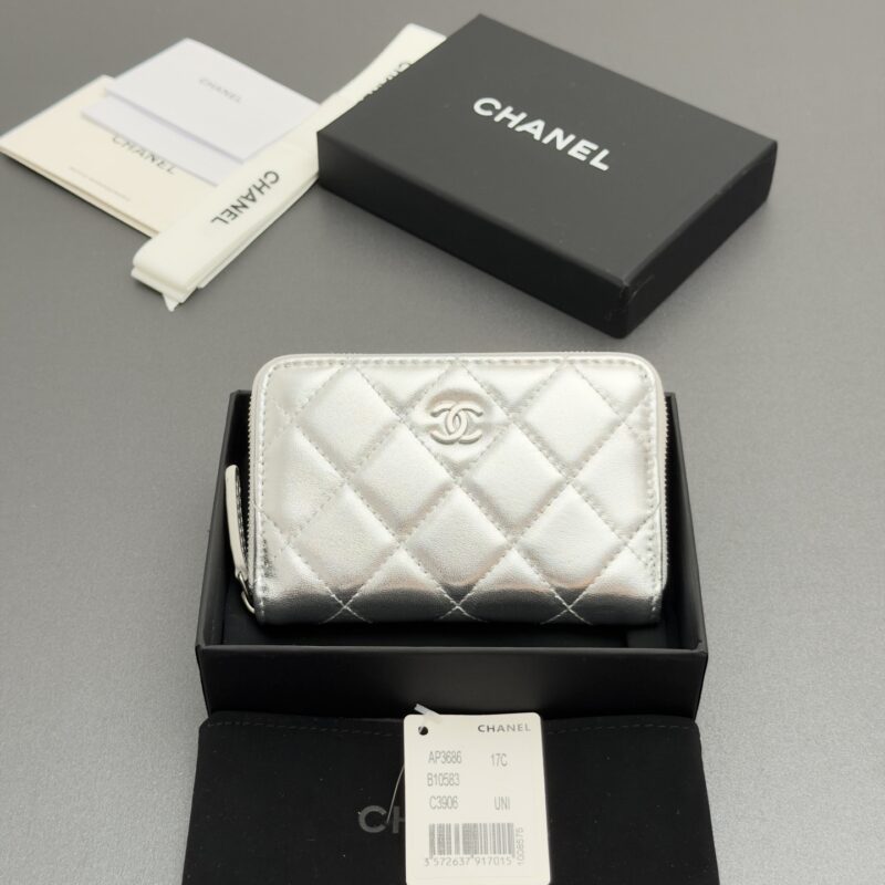 CHANEL 小香拉链包系列 编号:AP3686 银色羊皮银色五金