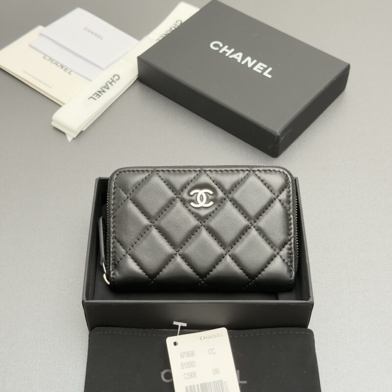 CHANEL 小香拉链包系列 编号:AP3686  黑色羊皮银色五金