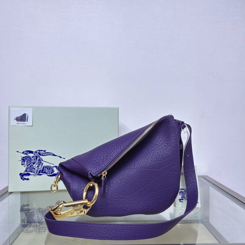Burberry B家最新骑士战🐎包 型号5531