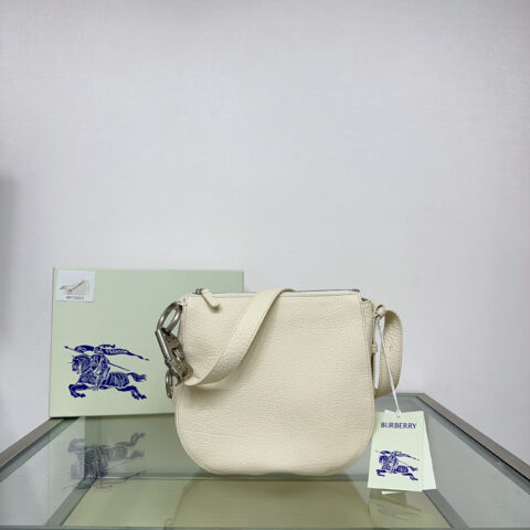 Burberry B家最新骑士战🐎包 型号5531 米白色