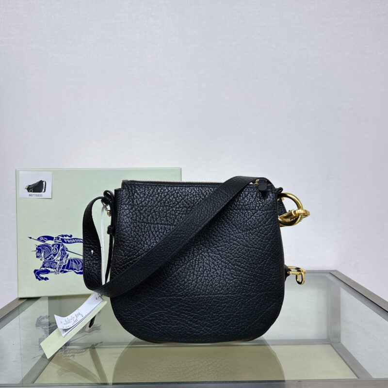 Burberry B家最新骑士战🐎包 型号5531