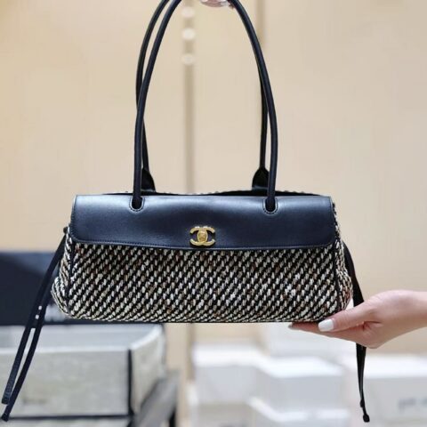 CHANEL 26S 明星款毛呢法棍包👜 AS6288