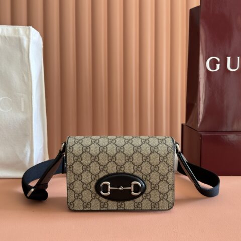 GUCCI  Horsebit 1955系列 型号：855566 啡克/pvc