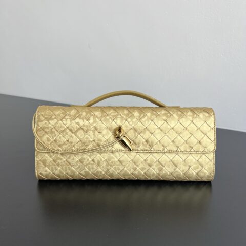 BV 长款手拿包 Clutch 741511 金色