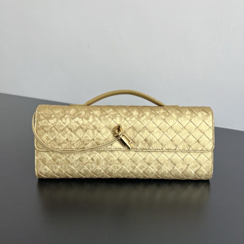 BV 长款手拿包 Clutch 741511 金色