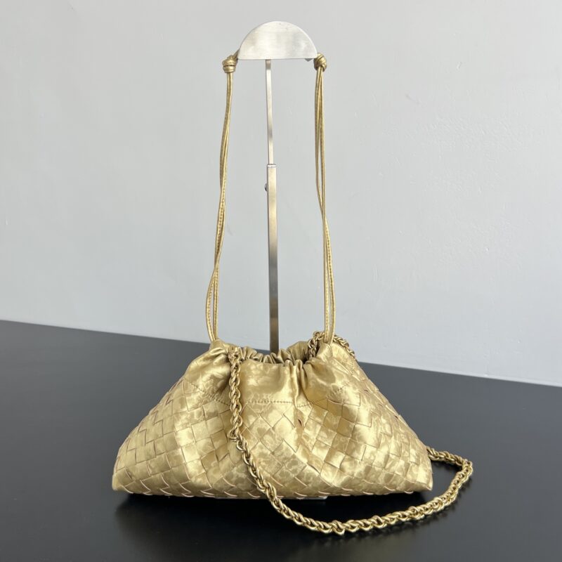 BV Dustbag 垃圾袋链条包⛓️ 839394 金色