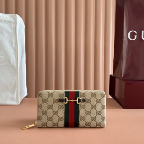 GUCCI Generation 古驰世代系列深入探索品牌的典藏元素 型号：867124 杏布/棕色