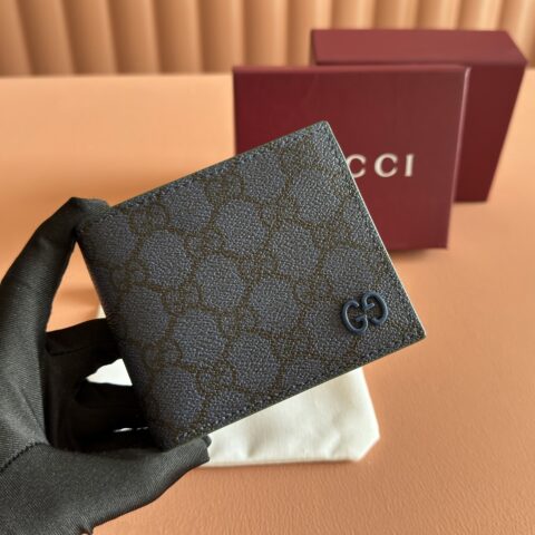 GUCCI 双折钱包以柔软GG Supreme 型号:768243