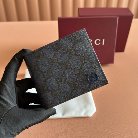 GUCCI 双折钱包以柔软GG Supreme 型号：768243 蓝胶/酒红色