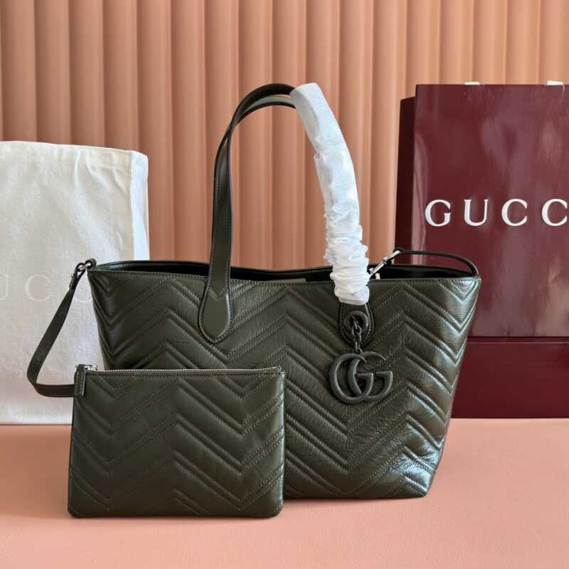 GUCCI GG Marmont系列 型号:855279绿色/柔软皮