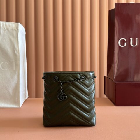 GUCCI GG Marmont系列 型号:856404 绿色/软皮