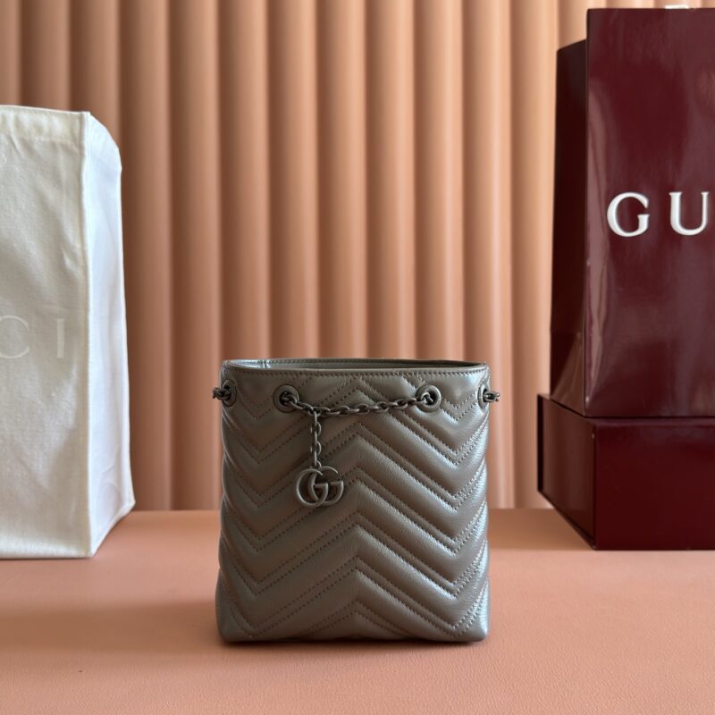 GUCCI GG Marmont系列 型号:856404 灰色/软皮