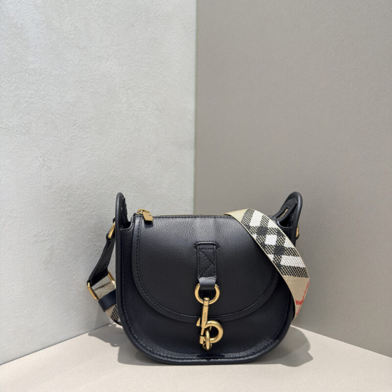 Burberry 迷你B 字型卡扣信使包 型号6931