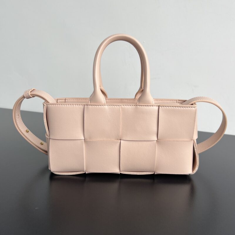 BV Mini east- west Arco tote 包袋迷你横版 776778 莲藕粉