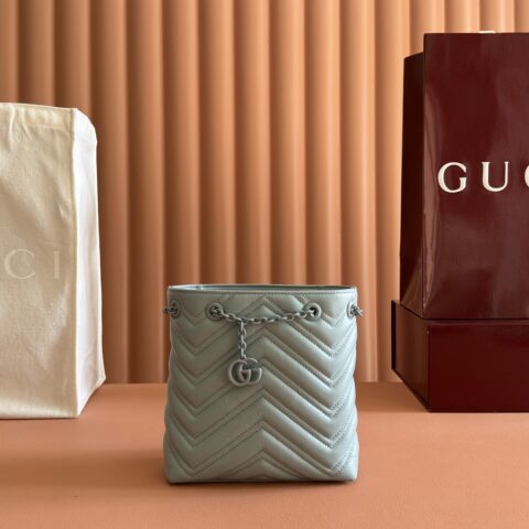 GUCCI GG Marmont系列 型号：856404 蓝色/软皮