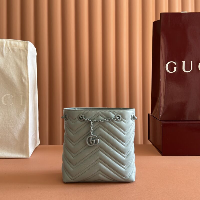 GUCCI GG Marmont系列 型号：856404 蓝色/软皮