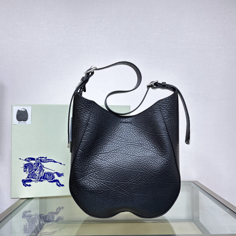 Burberry Chess 肩背包 型号5781
