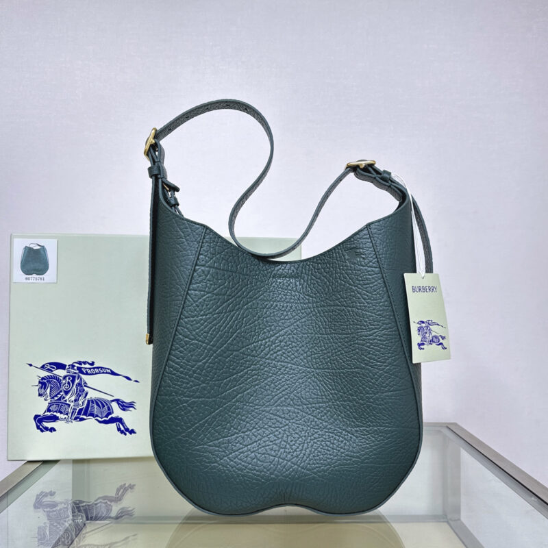 Burberry Chess 肩背包型号5781