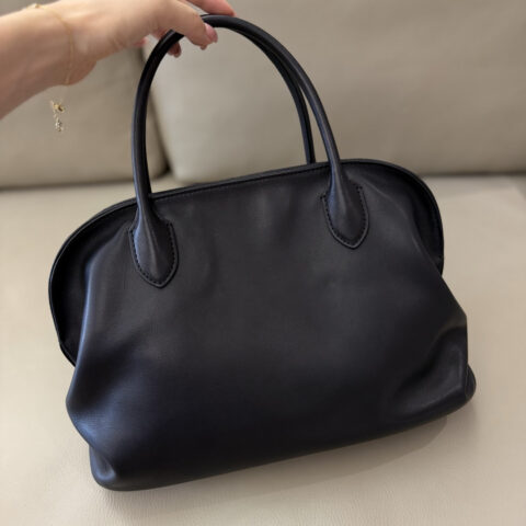 THE ROW Agnse Bag 型号:TR1219 马鞍皮 黑色