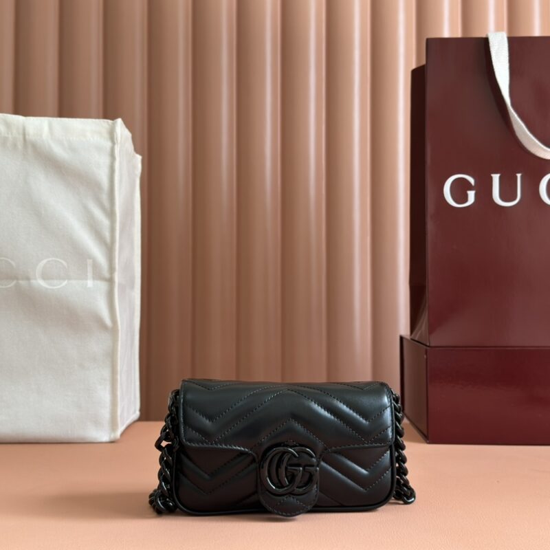 GUCCI Marmont链条马卡龙系列黑色迷你手袋 型号:699757 克色/克五金全皮