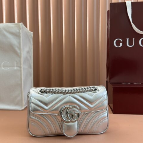 GUCCI GG Marmont系列 款号：446744 银色