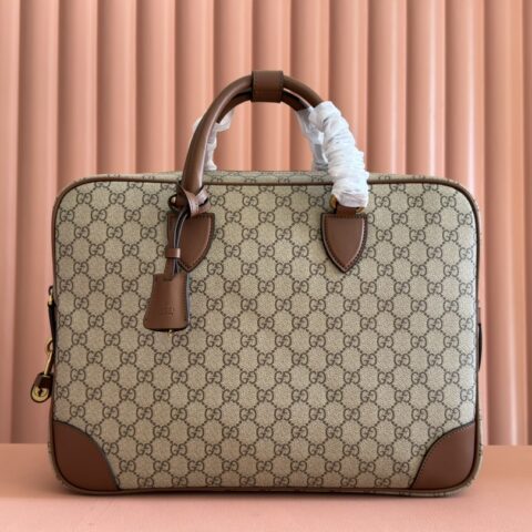 GUCCI GG Emblem男士旅行系列  型号：821149 棕皮克胶/原厂皮