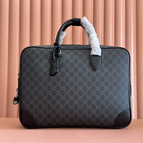 GUCCI GG Emblem男士旅行系列  型号：821149 克皮克胶/原厂皮