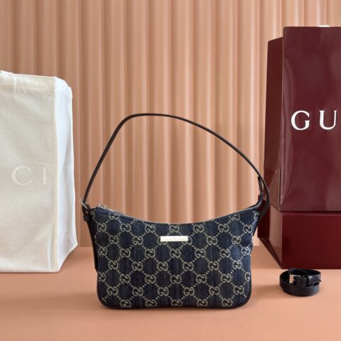 GUCCI Generation 系列深入探索品牌的典藏元素 型号：874743 蓝色/牛仔布
