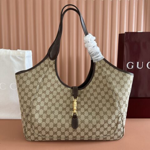 GUCCI 托特包甄选轻盈挺括的GG帆布打造 型号:870693 杏布/棕色