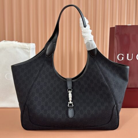GUCCI 托特包甄选轻盈挺括的GG帆布打造 型号：870693  黑