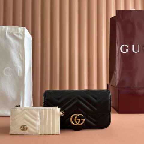 GUCCI GG Marmont系列饰卡包迷你链条钱包 型号：751526