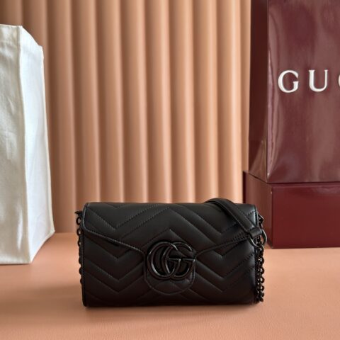 GUCCI GG Marmont系列饰卡包迷你链条钱包 型号：858924 黑色羊皮