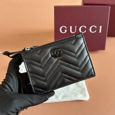 GUCCI GG Marmont系列 型号：837747 黑色羊皮