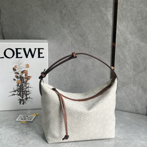 LOEWE  Cubi绣花腋下包 0558