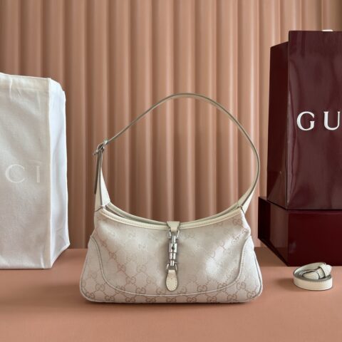 GUCCI Generation 型号:863137 象牙白/帆布