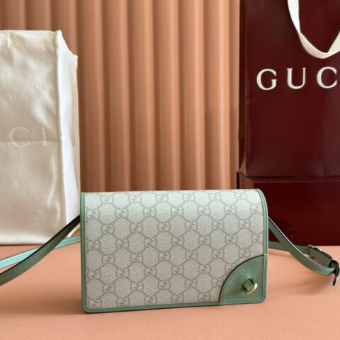 GUCCI GG Emblem系列 820688 绿色pvc/原厂皮