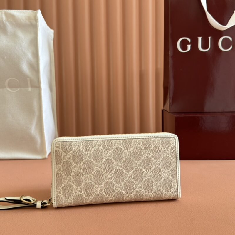 GUCCI GG Emblem系列 型号:819122 灰pvc/原厂皮