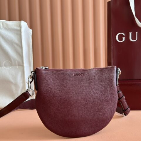 GUCCI GG Emblem系列 型号-824529